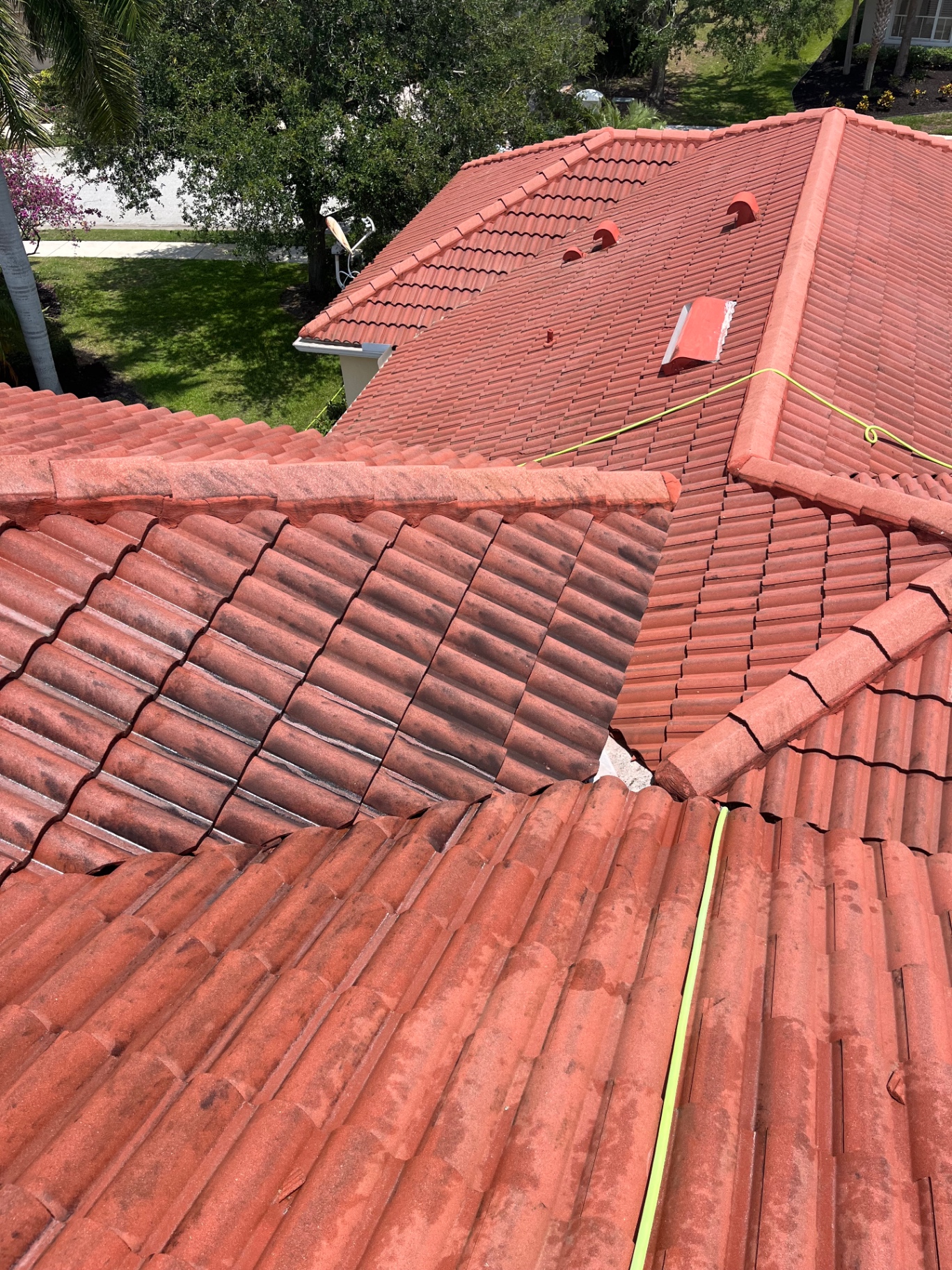 Red tile roof soft wash completed at a Tara Golf & Country Club home